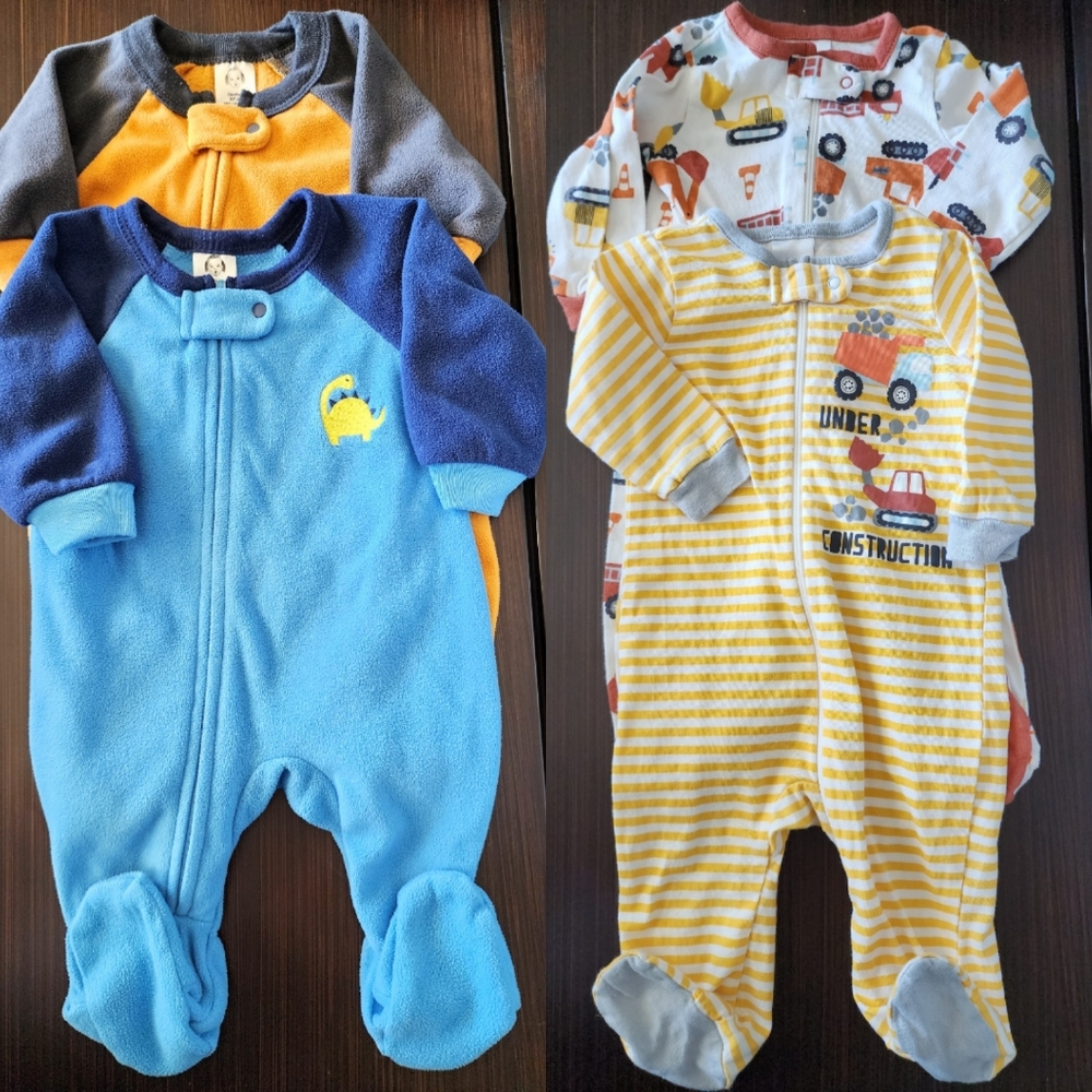 Gerber - 4pc footie/sleeper bundle in size 0-3m